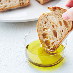 「安芸の島の実」搾りたてオイルと牡蠣のオリーブオイル漬けセット