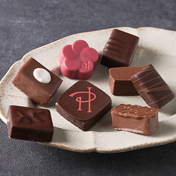PIERRE HERME PARIS【ピエール・エルメ・パリ】アソリュティマン ド ショコラ（8個入）