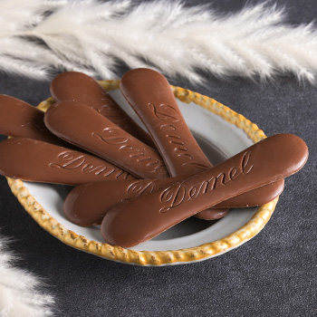 Demel【デメル】ソリッドチョコ 猫ラベル（ミルク）（105g）