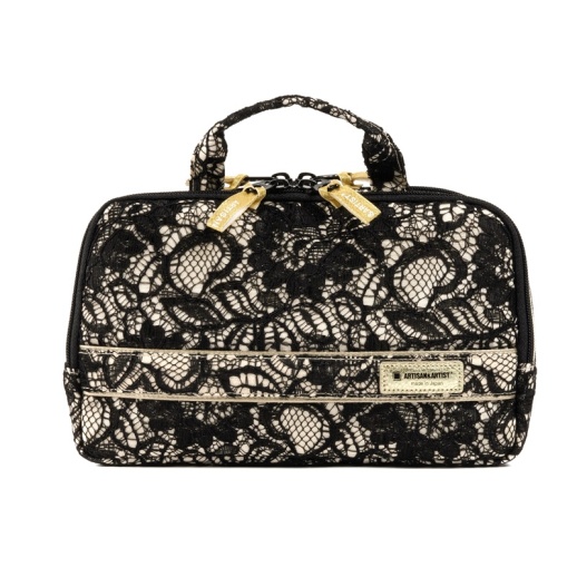 美品⭐︎アルティザン&アーティスト　スロープシェイプポーチ　キアラ アルティザン・アンド・アーティスト】クラシック・モノトーン