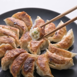 広島新名物　餃子としあわせ（冷凍餃子、18個入）