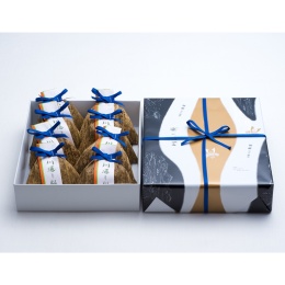 【亀屋】川通り餅竹皮箱詰め　8個入