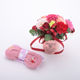 【madame tete】フラワーアレンジメント A（赤・ピンク系）・ムーミン タオル地ヘアバンド「夢であいましょう」セット