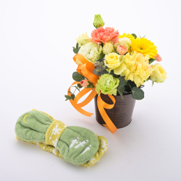 【madame tete】フラワーアレンジメント A（黄色・オレンジ系）・ムーミン タオル地ヘアバンド「夢であいましょう」セット
