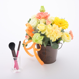 【madame tete】フラワーアレンジメント A・【タウハウス】チェリーチークブラシ＆アイシャドウ ブラシスタンド セット