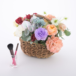 【madame tete】フラワーアレンジメント B・【タウハウス】チェリーチークブラシ＆アイシャドウ ブラシスタンド セット