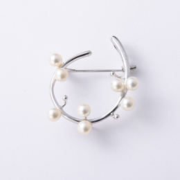 パールブローチC